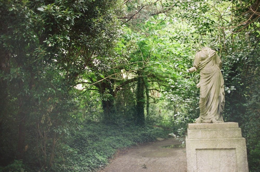 broken-statue