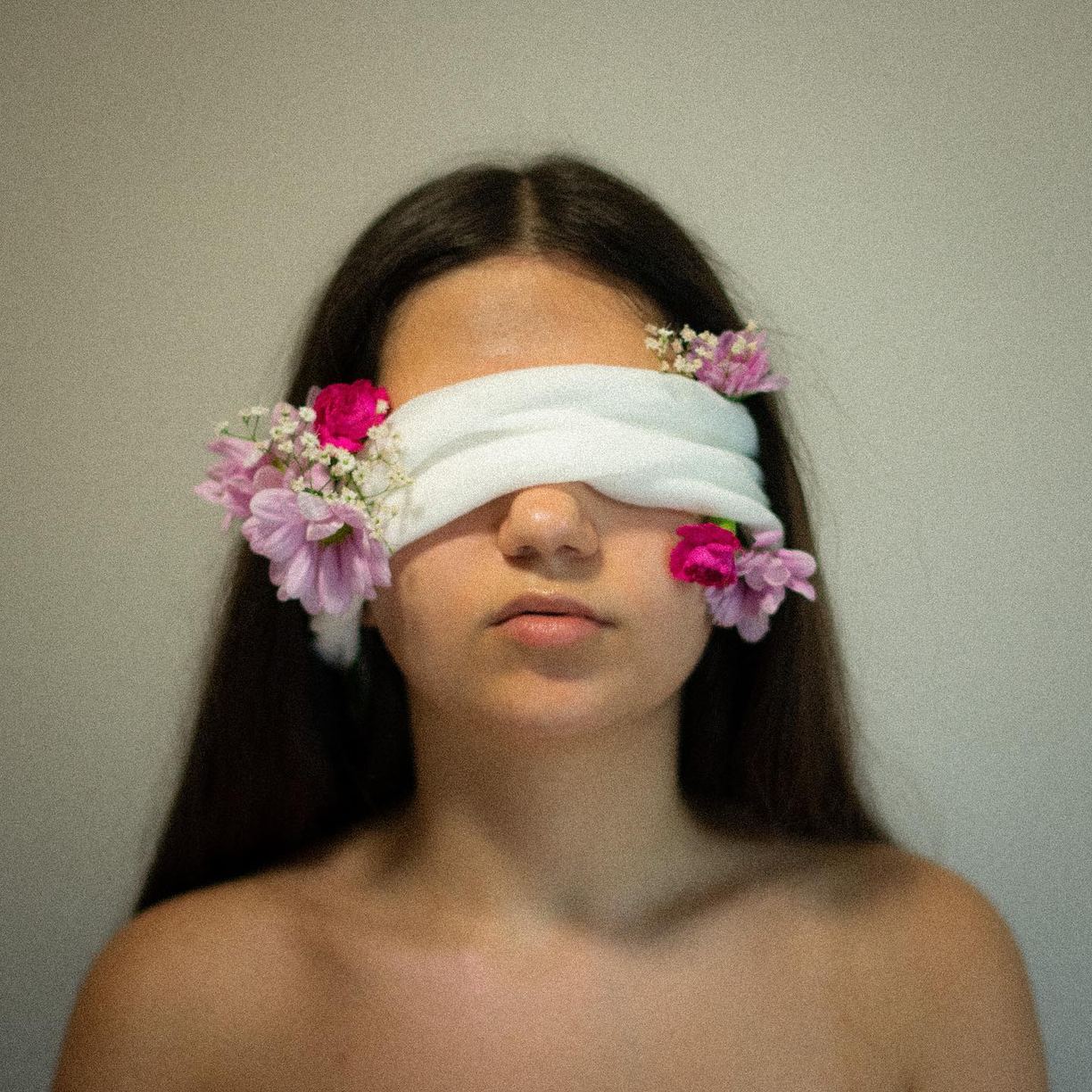 girl-eye-flowers-2