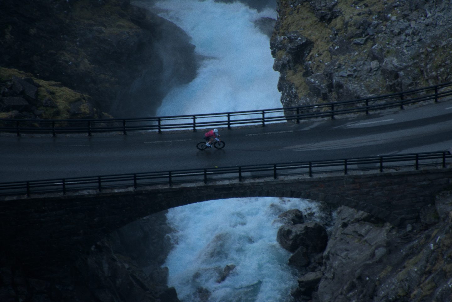 cyclist-bridge